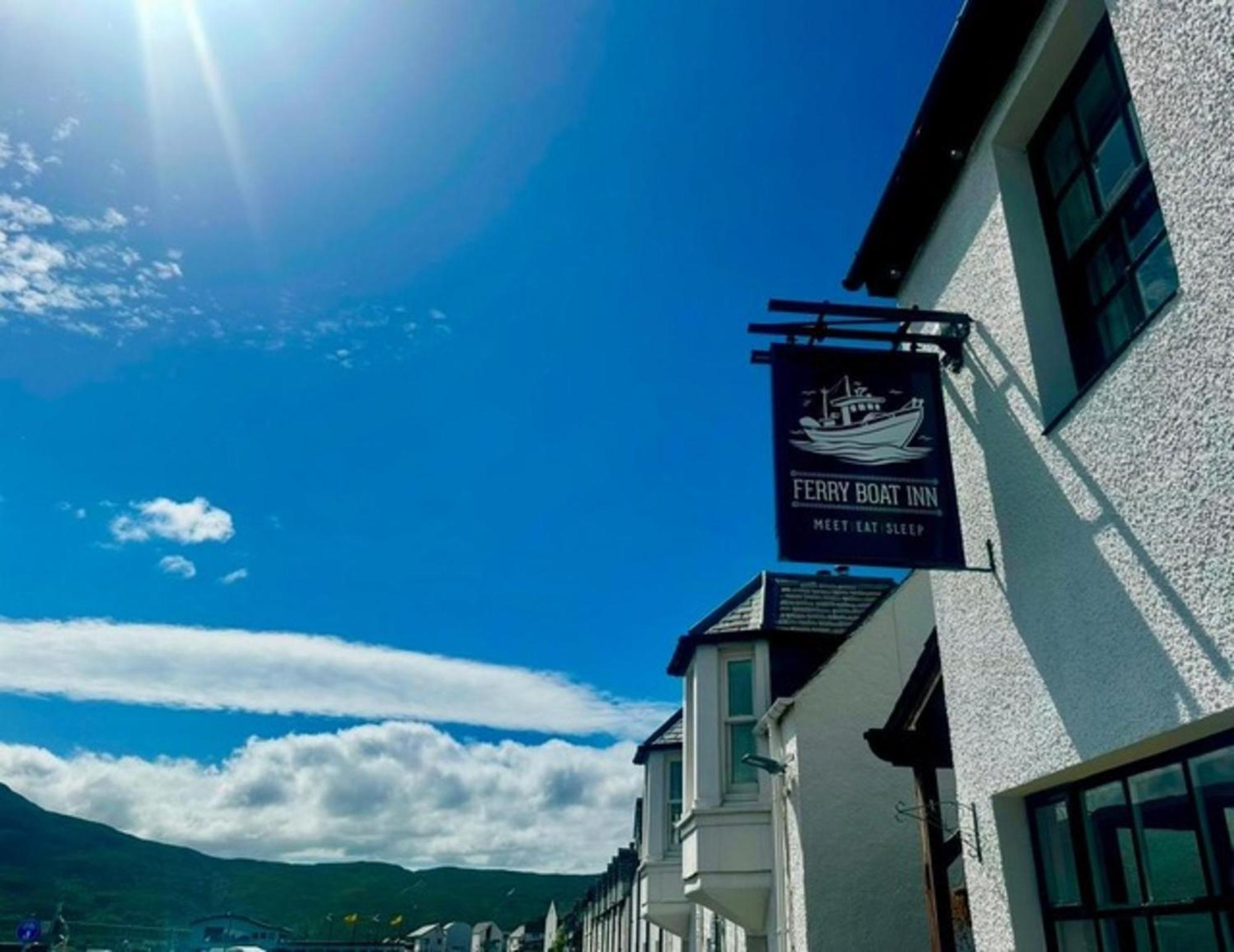 The Ferry Boat Inn Ullapool Bagian luar foto